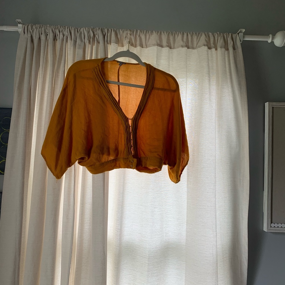 Yellow low neck tope